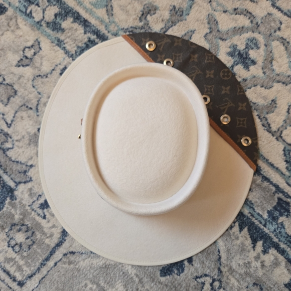 Luxury Cream and Brown Designer Hat - Picture 4 of 5